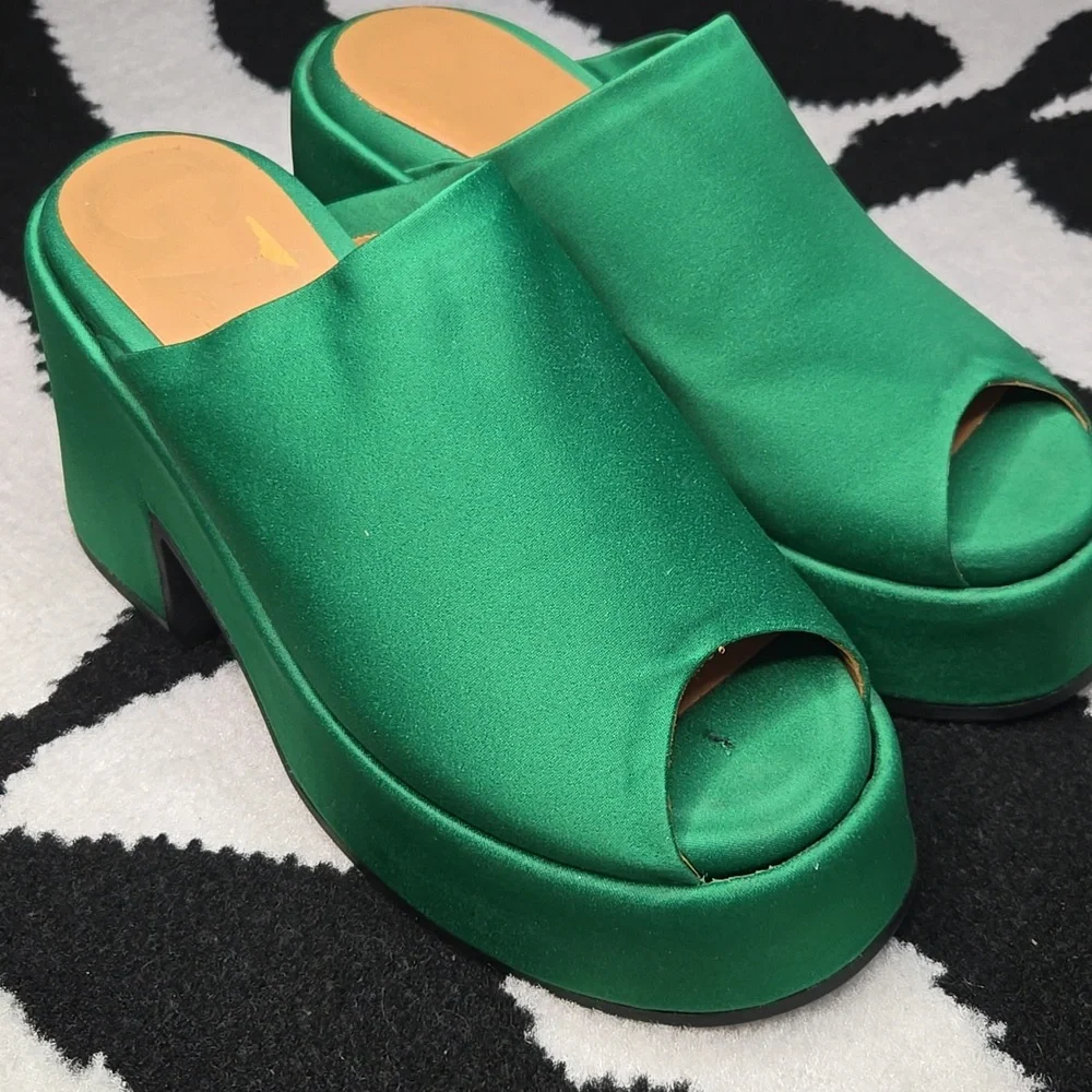 Ganni Green Mules & Clogs Vibrant Design - Picture 5 of 10